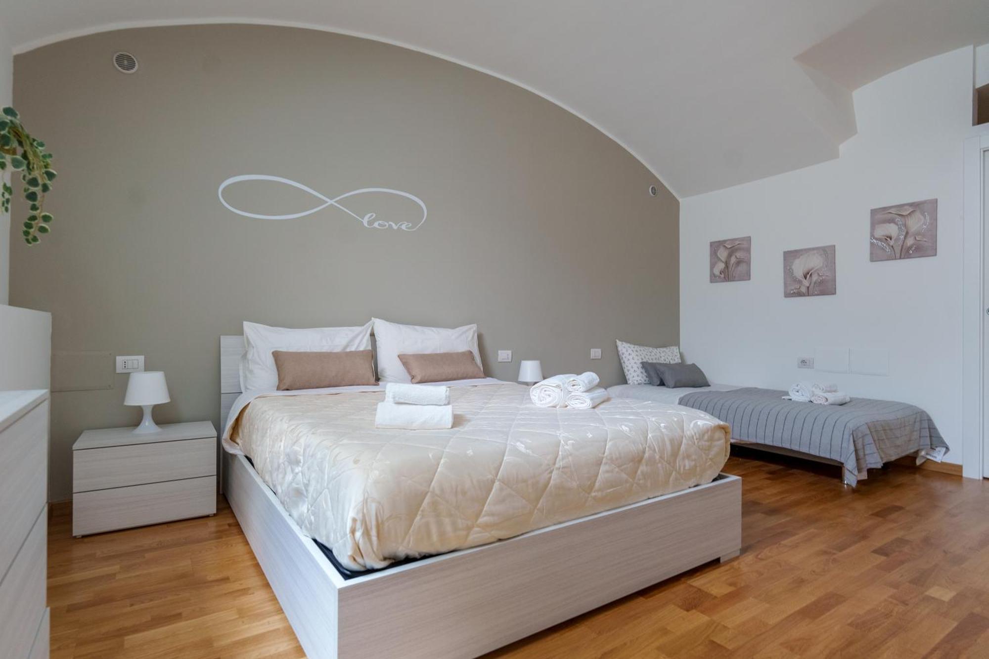 Centro Storico Duomo A 5 Minuti Love Suite Wifi Netflix Mailand Exterior foto